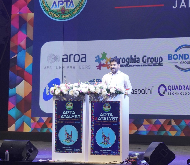 CHIEF MINISTER REVANTH REDDY SEEN ADDRESSING APTA KATALYST BUSINESS CONFERENCE IN HITEX. SEEN IN THE PIC ARE OFFICE BEARERS OF APTA